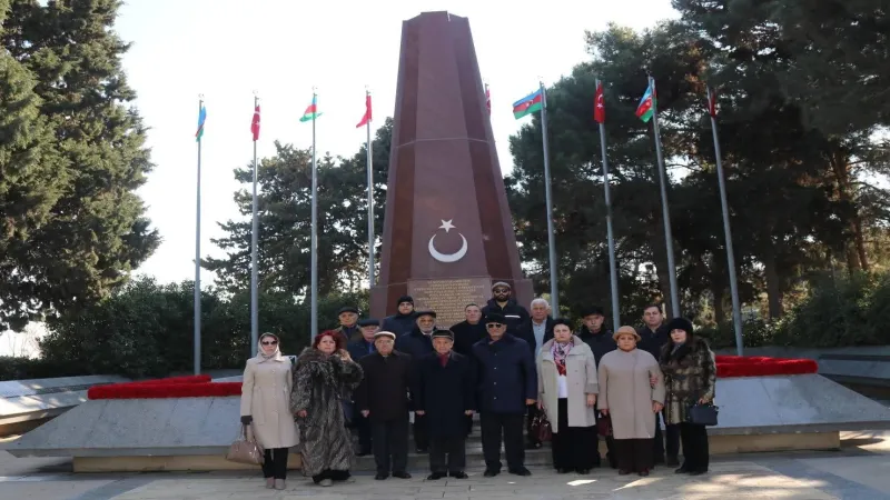 Bakü, Türk kahramanları unutmuyor