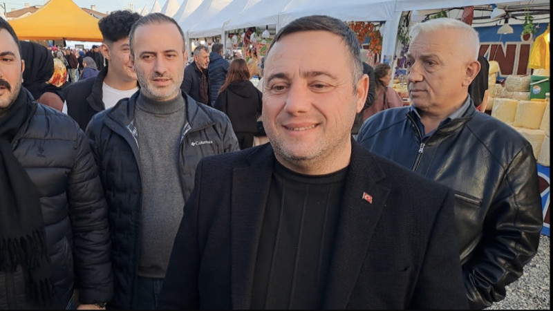 Sakarya’da Karadeniz kültürünün eşsiz lezzetleri, müziği ve halk oyunları vatandaşlarla buluştu.