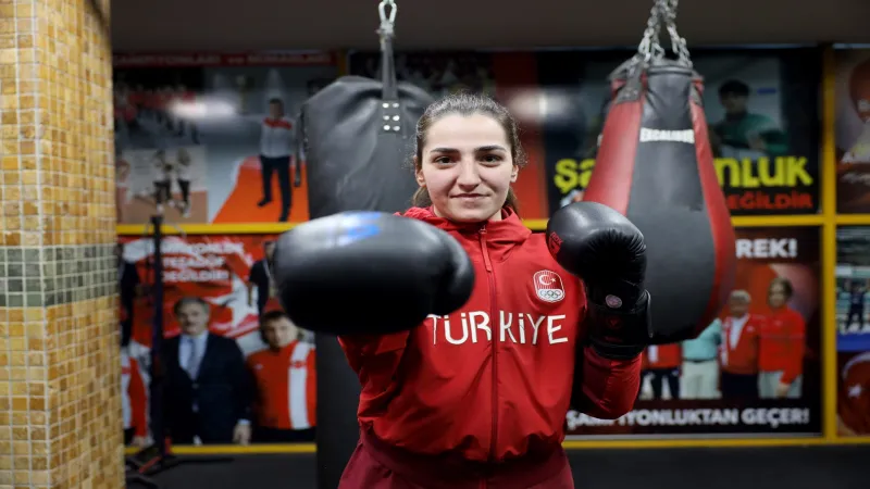 Sakarya'nın ringdeki parlayan yıldızı Ece Asude... Tarih yazmak istiyor