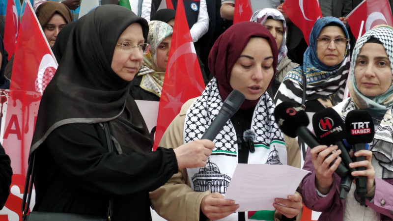 “Babamla Gurur Duyuyorum” Diyerek Seslendi: Hendekli Öğretmen Alıkonuldu