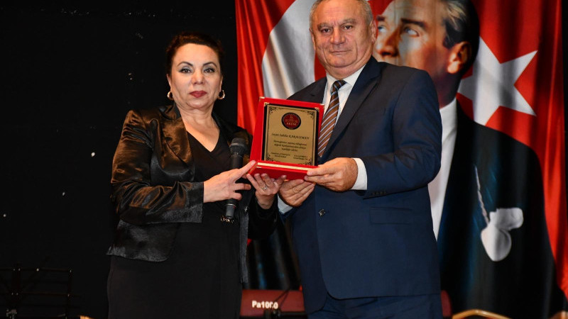 AKEM’DEN “ENGEL TANIMAYANLAR” DİNLETİSİ: SANAT KALPTEN KALBE KÖPRÜ KURDU