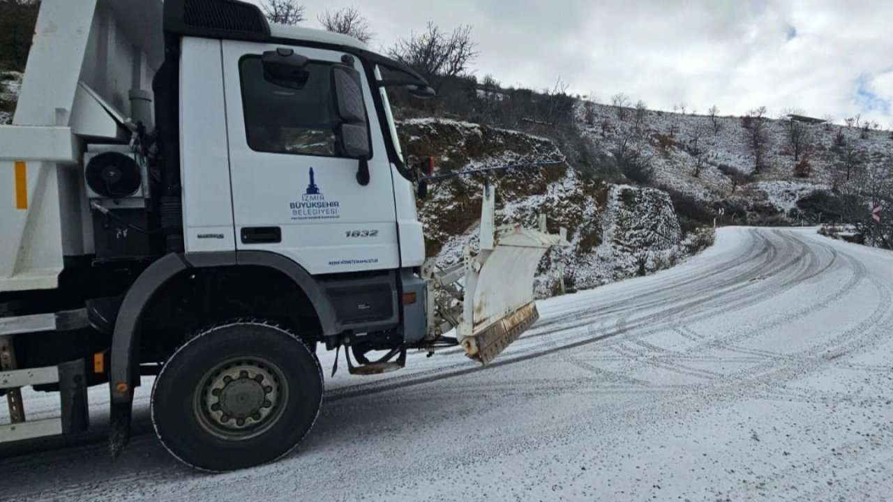 İzmir'de kar savaşçıları yollarda