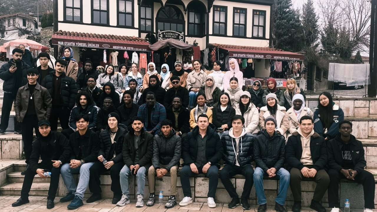 Sakarya'da öğrenciler tarihi ve doğal mekanları keşfetti