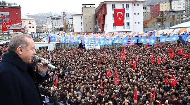 Burası Hakkari, Halk kendi adamına sahip çıktı.?