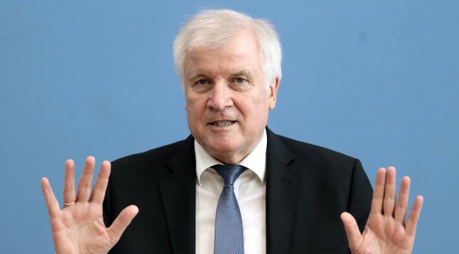 Almanya İçişleri Bakanı Seehofer, Kovid-19'a yakalandı