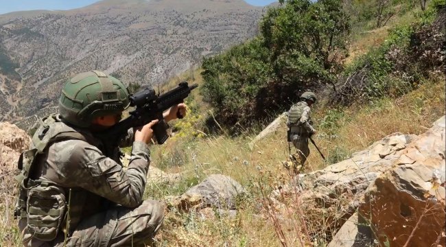 Mağarada sıcak temas! 5 PKK'lı terörist etkisiz hale getirildi