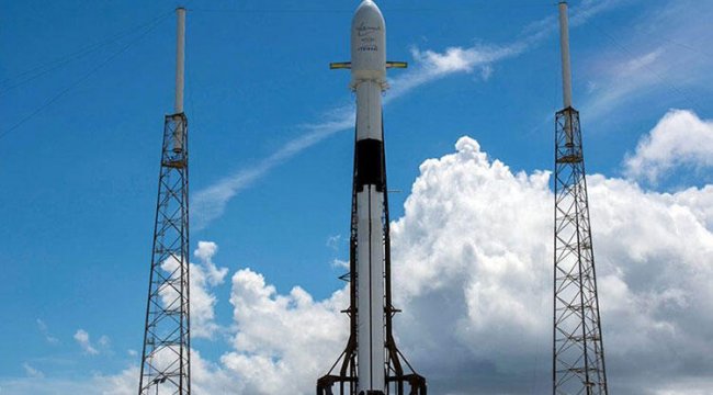 SpaceX 'Yıldız Savaşları Günü'nde 60 Starlink uydusunu uzaya yolladı