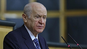 Bahçeli: Fatihimizi sıradanlaştırma çabasında olanlar meczuplardır