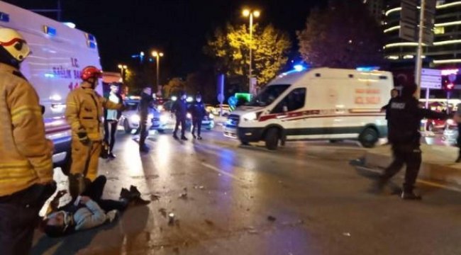 Kartal'da otomobil ile motosiklet çarpıştı, ortalık savaş alanına döndü: 2 yaralı