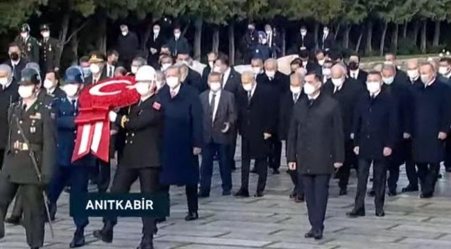 Cumhurbaşkanı Erdoğan ve devlet erkânı Ata'nın huzurunda