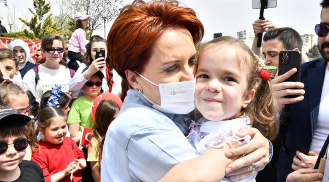 İYİ Parti Genel Başkanı Akşener, 23 Nisan'ı çocuklarla kutladı