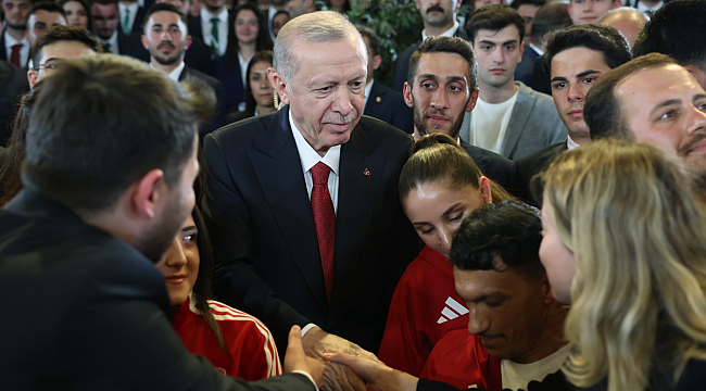 Cumhurbaşkanı Erdoğan gençlerle ve milli sporcularla buluştu
