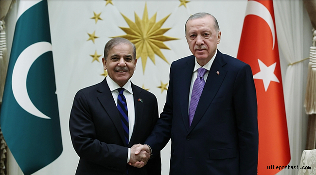 Cumhurbaşkanı Erdoğan Pakistan Başbakanıyla telefonda görüştü