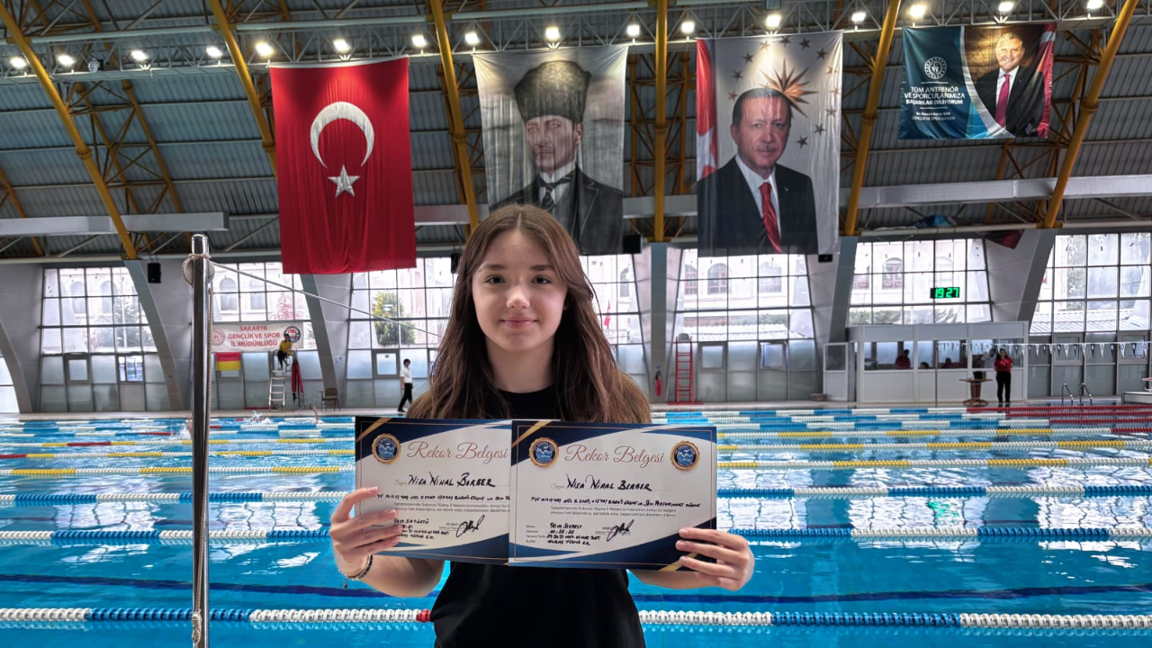Kobaş yüzmenin rekortmen kızı; Nisa Nihal Berber'den hem Sakarya rekoru hem Türkiye beşinciliği