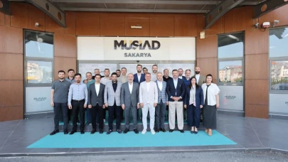 Adapazarı Belediye Başkanı Mutlu Işıksu, MÜSİAD Sakarya Şubesi’nde iş dünyasıyla buluştu