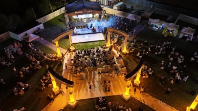 Sakarya’nın en büyük sanat buluşması; Musicart 4. yıl sonu müzik ve sanat festivali göz kamaştırdı