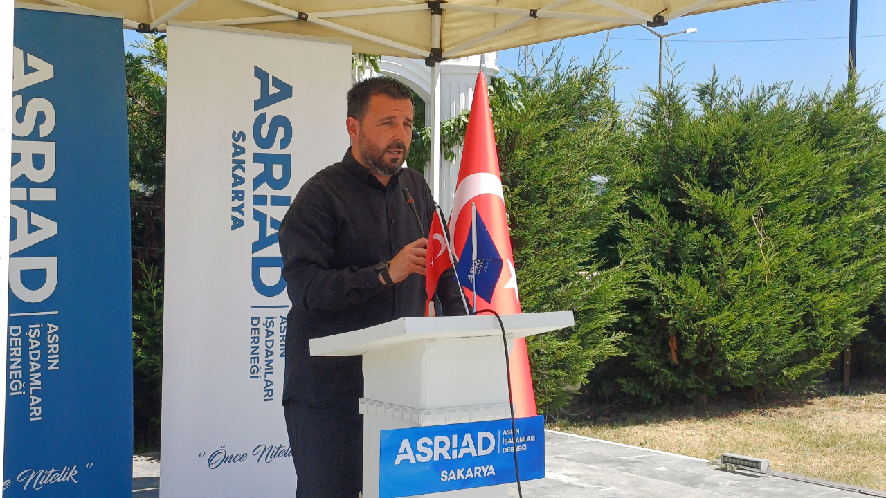 ASRİAD Sakarya’dan aile buluşması; Elit Garden’da düzenlenen kahvaltı programında eşler ve çocuklar bir araya geldi