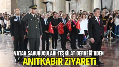 Vatan Savunucuları Teşkilat Derneği’nden Anıtkabir Ziyareti