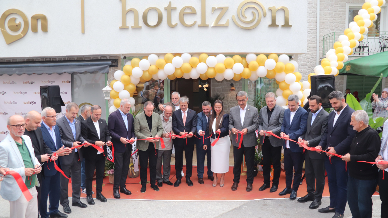 Hotel Zon kapılarını açtı.