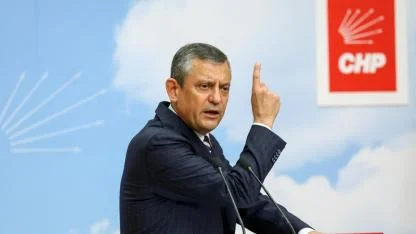 CHP Genel Başkanı Özgür Özel, Tutuklu İBB Başkanı Ekrem İmamoğlu’nu Ziyaret Etti