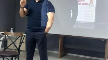 Bu adamla konuşan kilo veriyor!