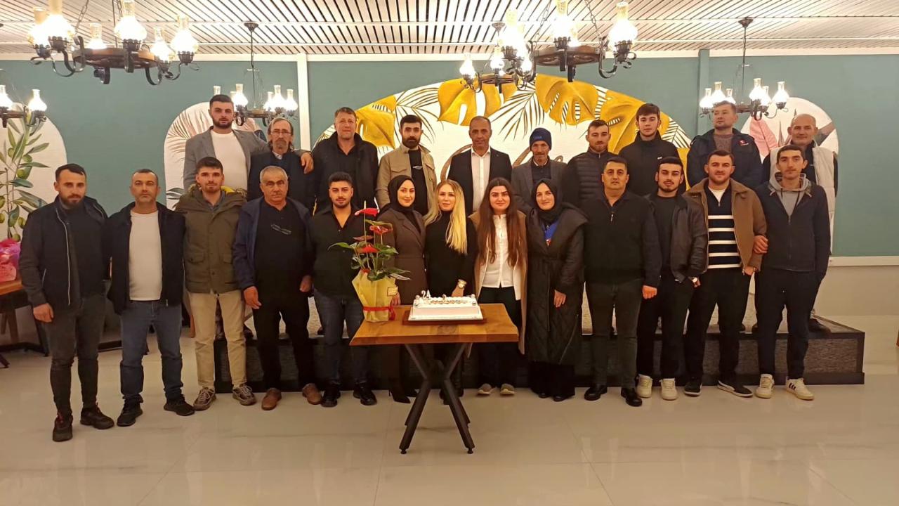 Akgün Çelik Prefabrik Yapı’da 24 yıllık emek, Nola Cafe &amp; Restaurant’ta dayanışma yemeğiyle taçlandı