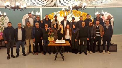 Akgün Çelik Prefabrik Yapı’da 24 yıllık emek, Nola Cafe & Restaurant’ta dayanışma yemeğiyle taçlandı