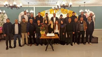 Akgün Çelik Prefabrik Yapı’da 24 yıllık emek, Nola Cafe & Restaurant’ta dayanışma yemeğiyle taçlandı