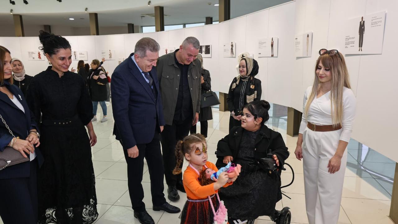 Irmak Can Kaydı’dan ilk moda sergisi: “Bir Hayalin Kıyısında” sanatseverlerle buluştu