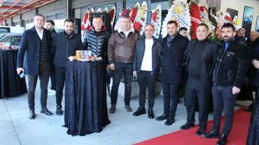 Berke Auto Premium Car Sakarya'da kapılarını açtı
